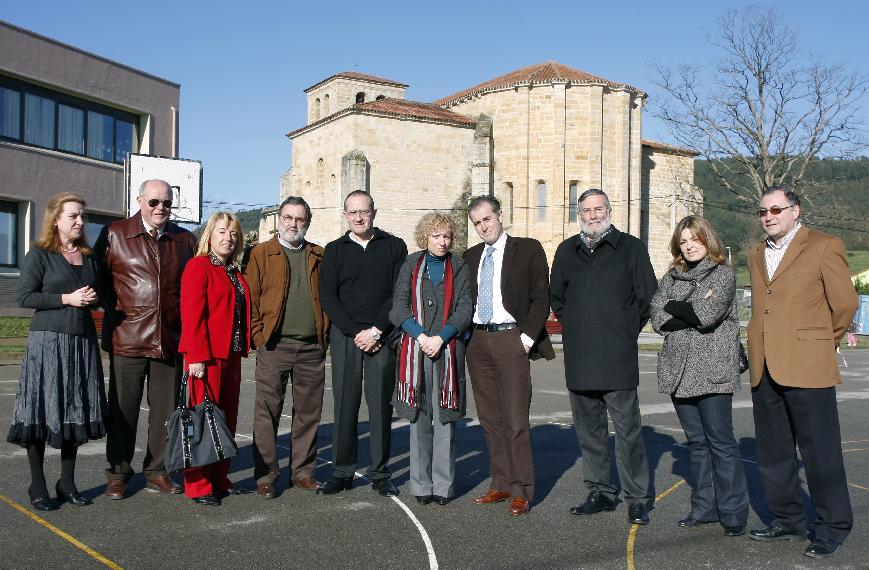  Díaz Tezanos anuncia la construcción de un nuevo edificio para alumnado de 2 y 3 años y un gimnasio junto al colegio ‘San Pedro Apóstol’ de Arnuero