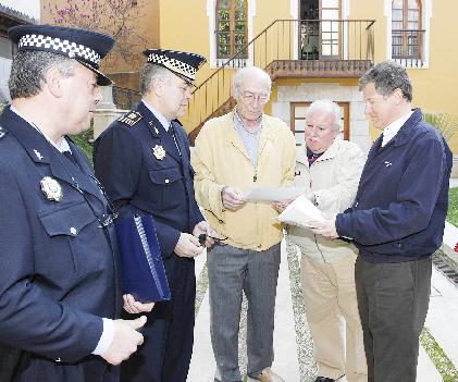  Continúan los encuentros entre la policía de distrito y las Asociaciones de vecinos de la ciudad