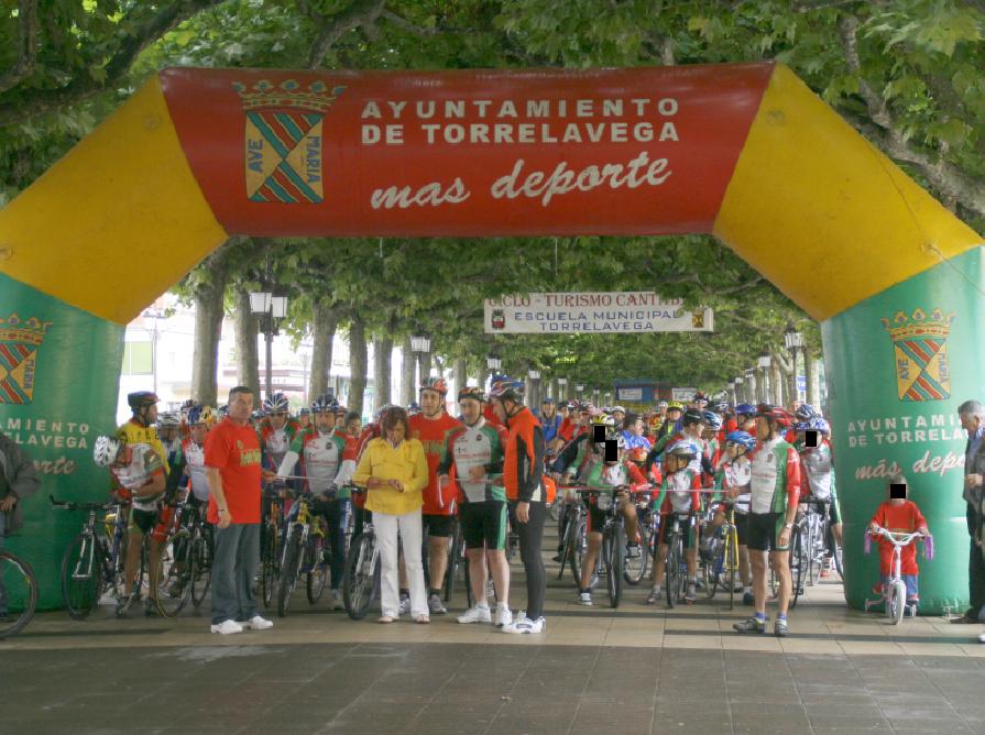  Setecientas personas disfrutaron la iniciativa «Torrelavega sobre ruedas»