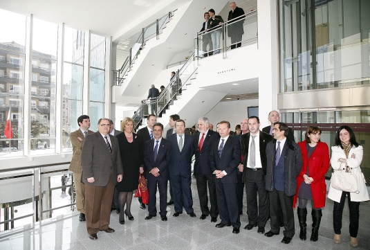 Revilla inaugura el Palacio de Justicia de Torrelavega con un recuerdo a las víctimas del 11-M en el aniversario del atentado