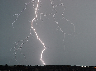 Existe riesgo de tormentas e inundaciones, se recomienda prudencia