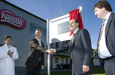 Inaugurada una nueva línea de producción de Nestlé en La Penilla, con una inversión de más de 10 millones de euros / Foto: Lara Revilla (Gob. Cantabria)