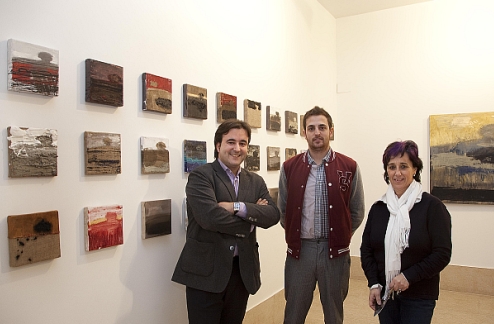 La Vidriera muestra la investigación pictórica de Víctor Alba sobre como crear un paisaje con los materiales que lo destruyen