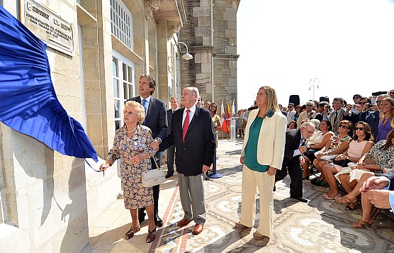 Se descubre una placa conmemorativa del evento