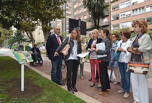  El Ayuntamiento pone en marcha un plan de identificación del arbolado