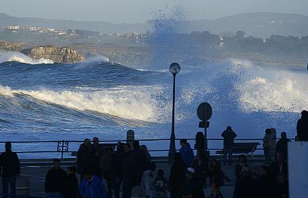 Se recomienda prudencia para observar el temporal