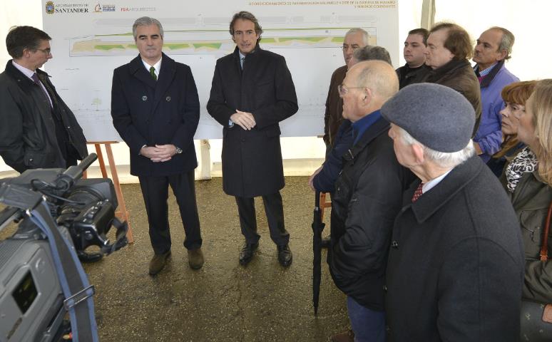  Comienzan las obras de construcción del paseo marítimo de Castilla-Hermida