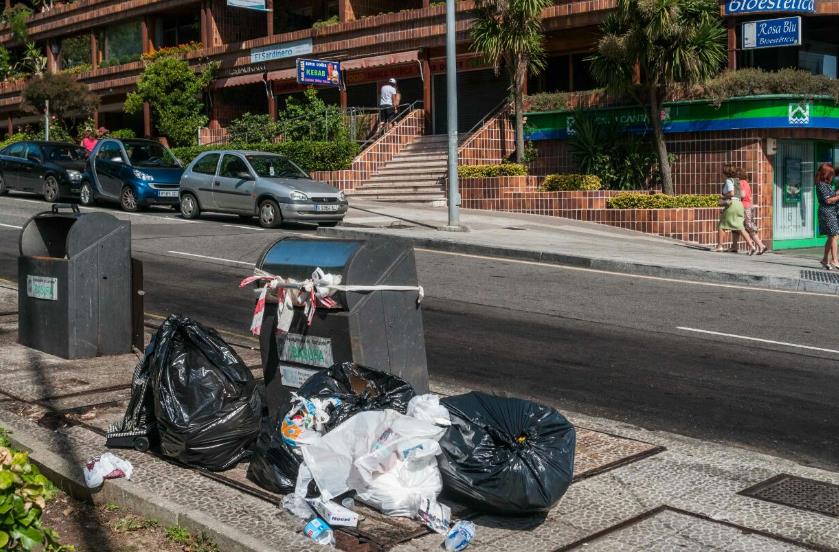  El PSOE denuncia ‘desidia y abandono’ en la limpieza de varias calles