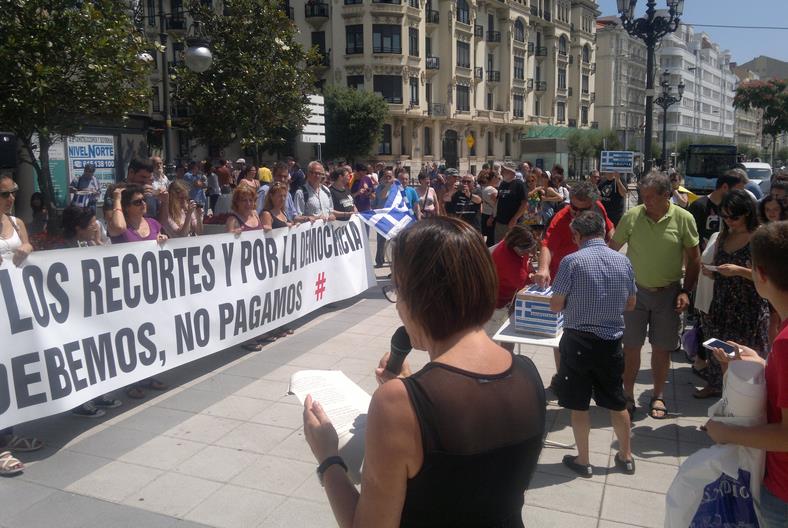  Santander acogió una manifestación de apoyo al pueblo griego