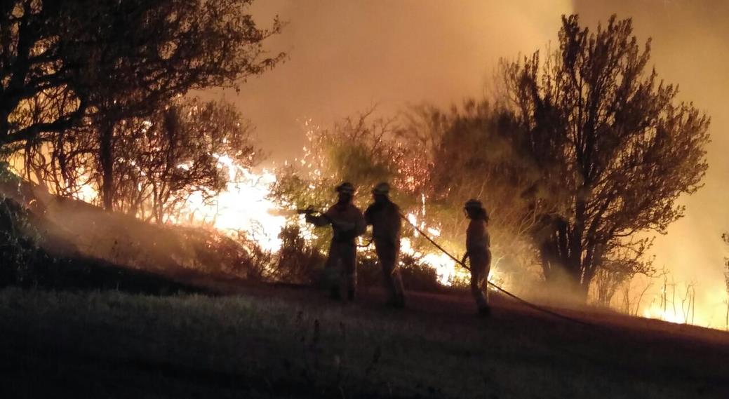  El Gobierno regional espera que el incendio de Valderredible pueda quedar controlado esta tarde