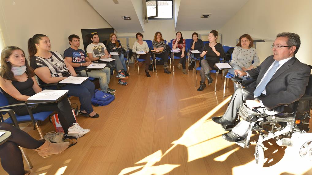  Trabajadores del Ayuntamiento de Santander aprenderán nociones básicas de lengua de signos