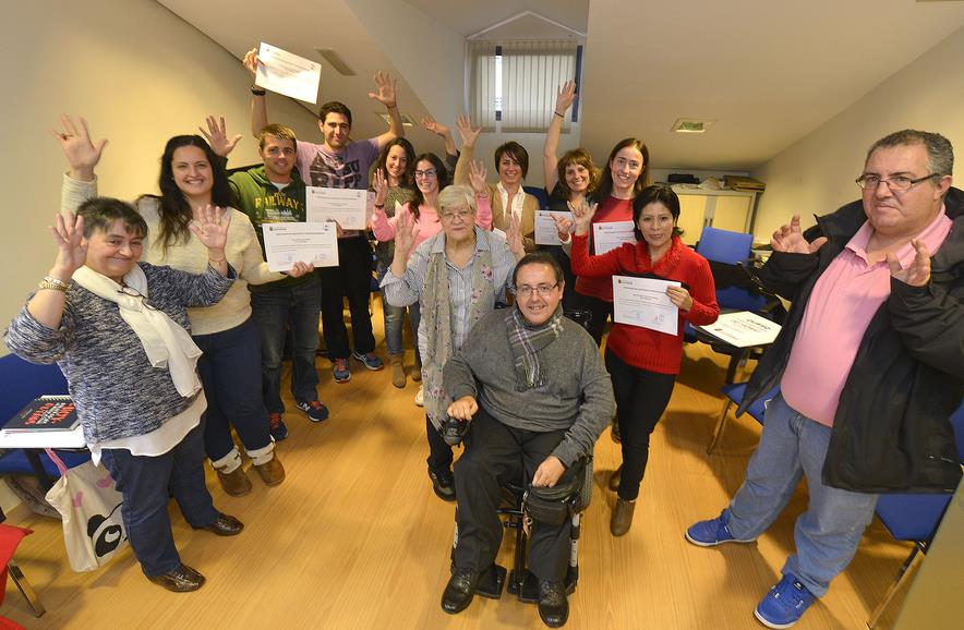  Trabajadores y voluntarios municipales reciben formación en el lenguaje de signos