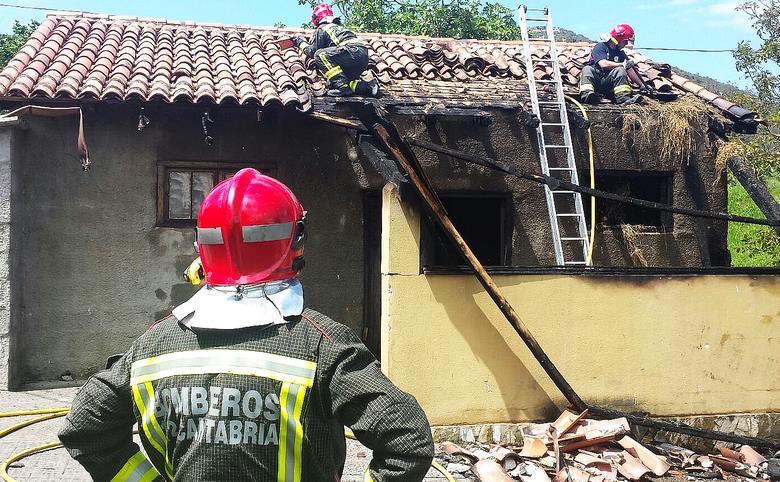 Extinguido el incendio de una cuadra en San Vitores