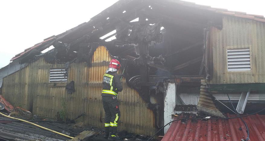 Extinguido un incendio en una estabulación de Voto