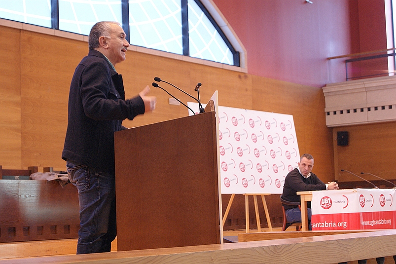 El líder de UGT cuestiona "la voluntad de diálogo" del Gobierno español porque "sigue pensando en clave de mayoría absoluta"