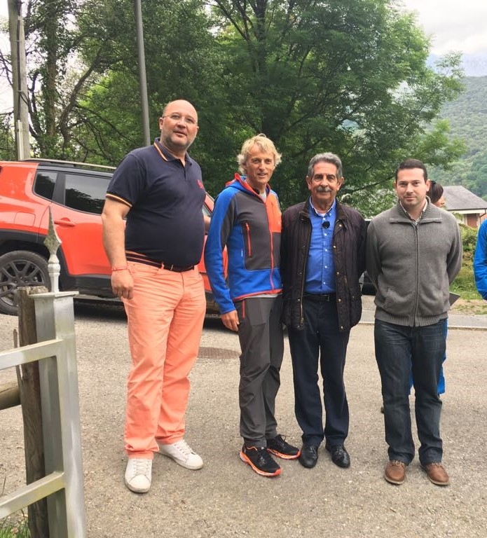 Jesús Calleja y Revilla visitan Ramales para grabar un programa de televisión