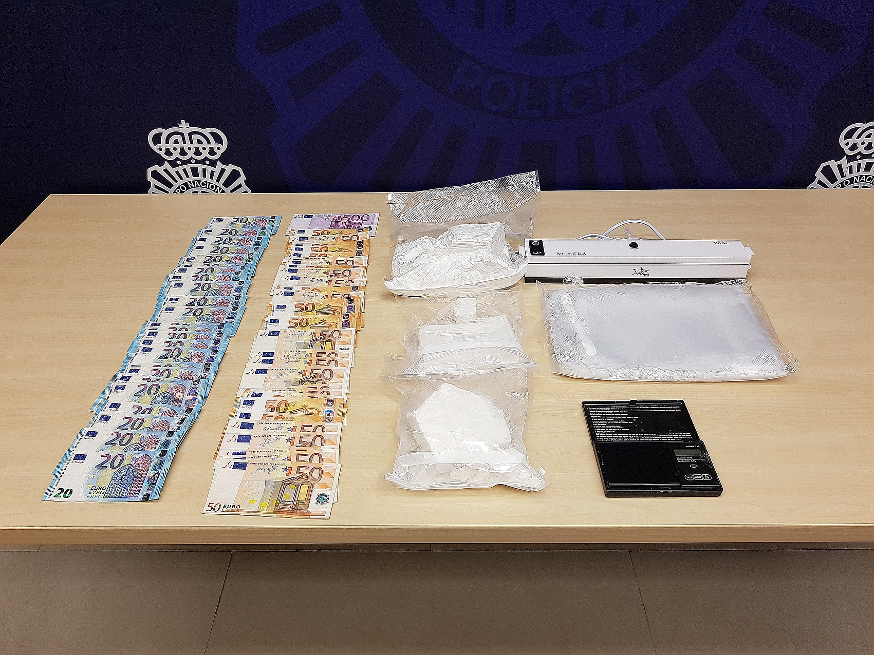 Un detenido con kilo y medio de cocaína