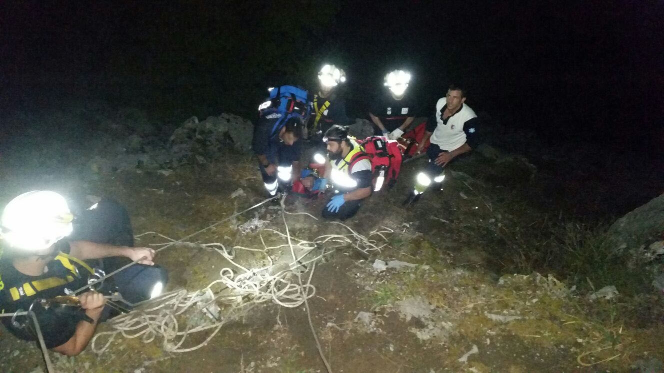 Rescatado un senderista caído en la cuenca del Deva