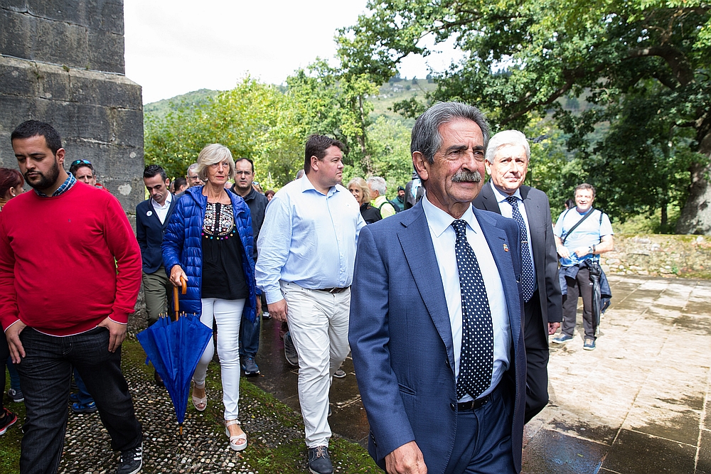 Revilla pide “concordia y sensatez” durante la conmemoración del día de la Patrona de Cantabria