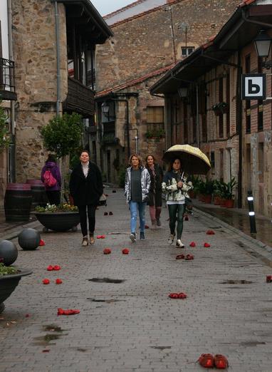 Más de quinientos “Zapatos rojos” llenaron Cartes por la Igualdad y Contra la Violencia de Género