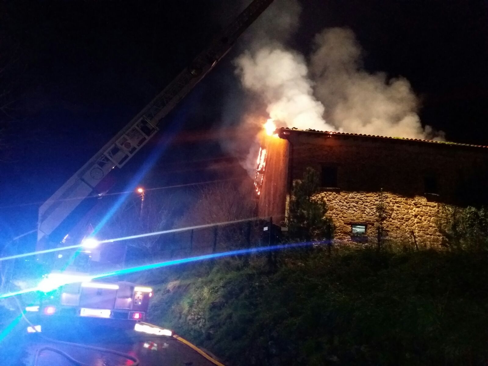 Fallece un hombre en el incendio de su vivienda en Gama