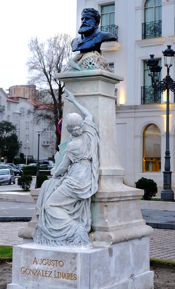  Finalizan los trabajos de restauración del monumento a Augusto González Linares