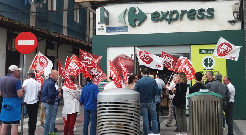 UGT trasladará a la Fiscalía las 'reiteradas infracciones legales' de Carrefour Express