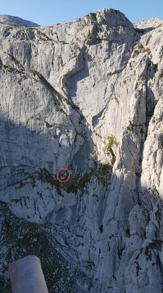 El helicóptero del Gobierno rescata a un montañero atrapado en una pared de Picos de Europa