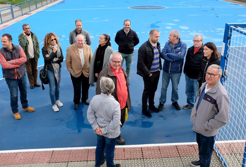  María Blanchard estrena pista de fútbol sala, balonmano, baloncesto, bolera y petanca