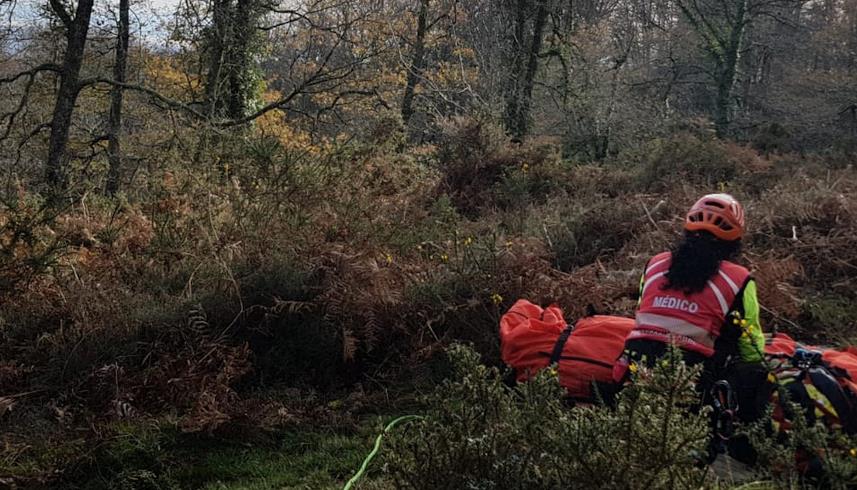 El helicóptero del Gobierno evacua a un cazador tras sufrir un infarto en la reserva del Saja