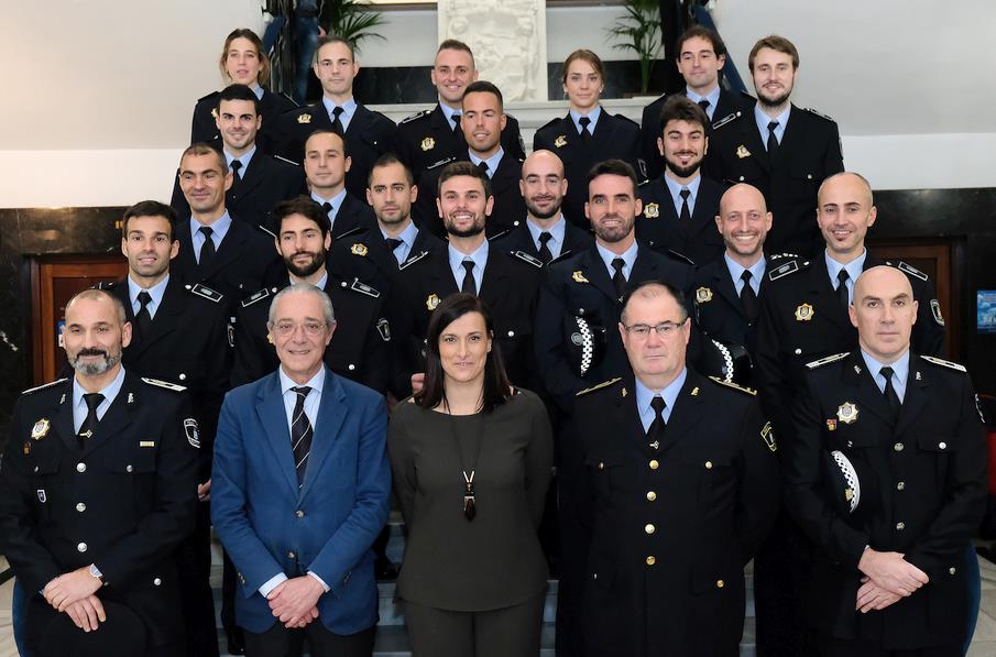  Gema Igual pide a los 19 nuevos policías locales que sean ‘un equipo unido al servicio de los santanderinos’