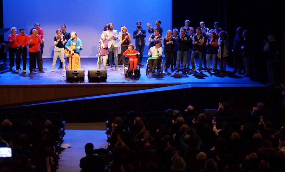 Más de 40 artistas interpretaron su visión sobre la accesibilidad universal, en el Festival Vivir In-Movilidad