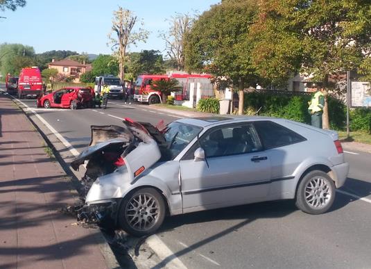 Fallece un hombre en un accidente de tráfico en Escalante y su esposa está herida de extrema gravedad