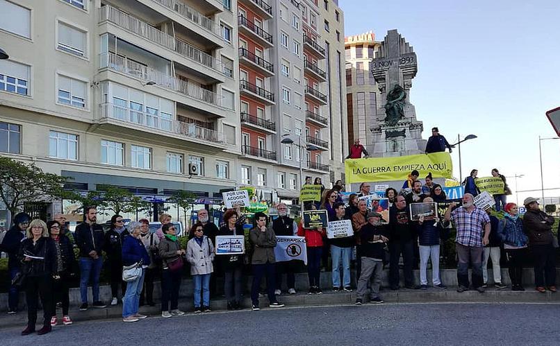 En la imagen una protesta de Pasaje Seguro - El Juzgado abre diligencias previas respecto a las mercancías peligrosas del puerto