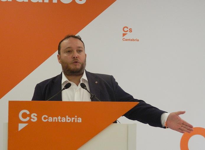 El diputado nacional de Cs por Cantabria, Rubén Gómez, insiste en el Congreso de los Diputados para obtener información acerca de los planes del Ministerio en relación a Vuelta Ostrera