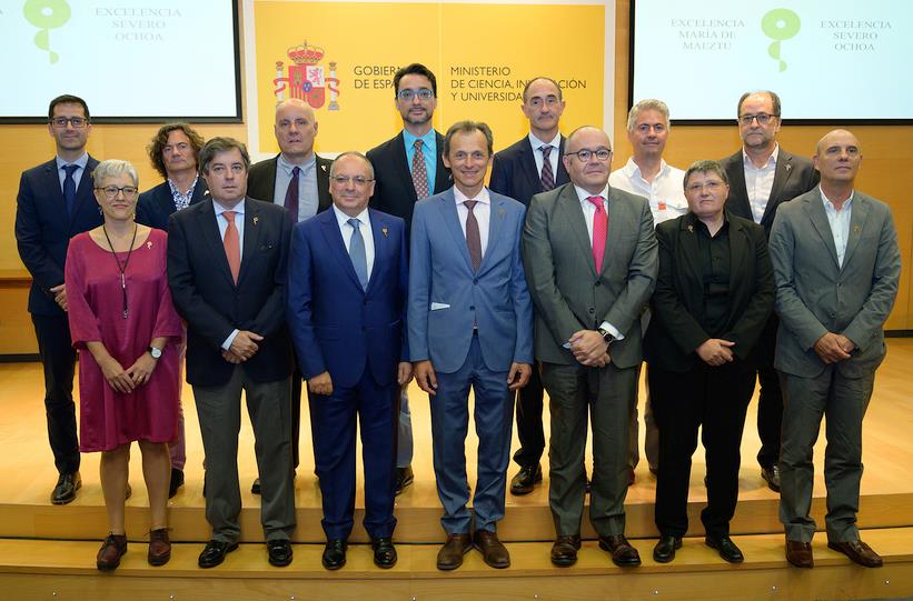 El Instituto de Física de Cantabria recibe del ministro Pedro Duque el distintivo de Centro de Excelencia María de Maeztu