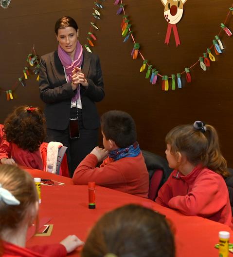  Cerca de 600 escolares participan en el programa municipal ‘Navidades por el mundo’