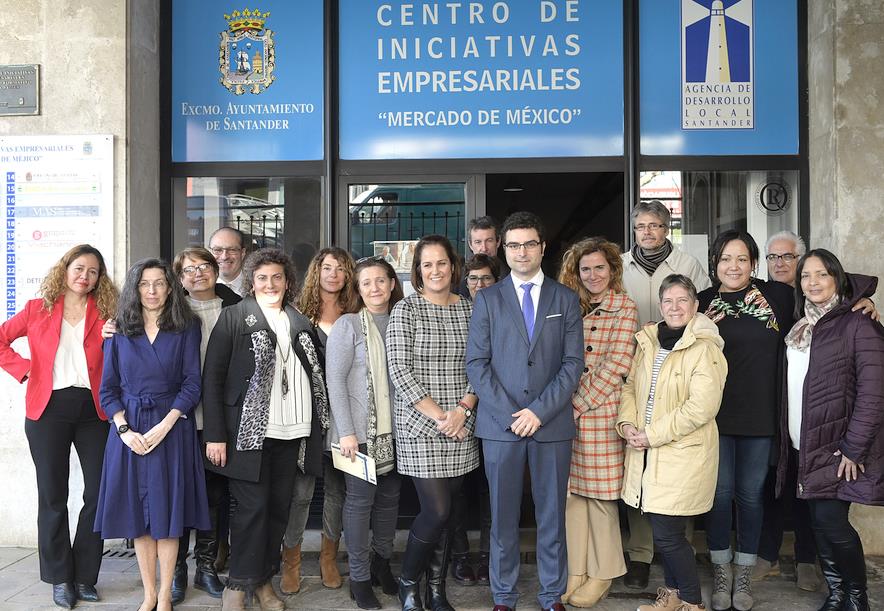  Entregados los diplomas a los 16 alumnos que han participado en un taller de emprendimiento para mayores de 50 años