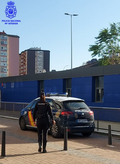  La Policía Nacional detiene a una mujer por hurtar un patinete eléctrico