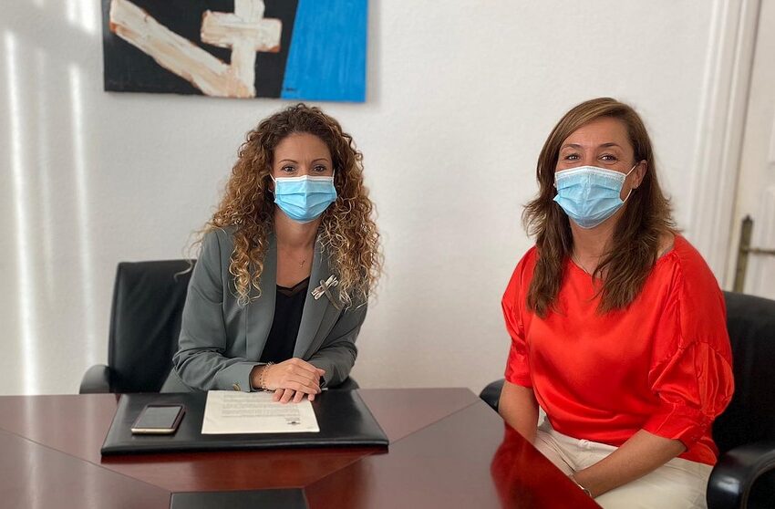 Ainoa Quiñones y Ana Losada - Los veterinarios piden controlar la venta y administración de medicamentos para animales