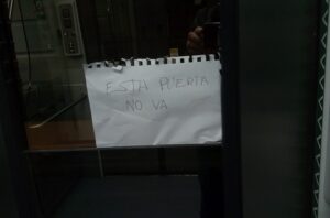 Los viajeros, hartos del "caos" en los trenes de cercanías de Cantabria