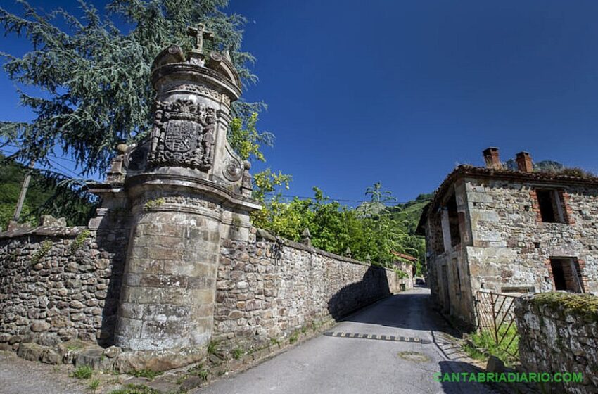 Turismo reordenará la Plaza y el entorno de la Cruz de Rubalcaba en Liérganes