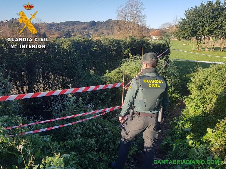 Un Guardia Civil rescata a un hombre que cayó a un pozo séptico en Puente Arce