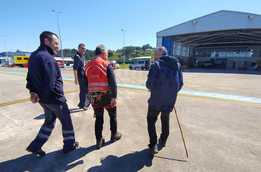 El helicóptero del Gobierno de Cantabria rescata a un senderista en el Pico Gibaja, en Ramales de la Victoria