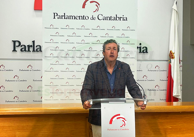 Iñigo Fernández sobre Óscar Puente: "no ha dado ningún motivo para confiar en él", y le pide "un gesto para demostrar su compromiso con la región"