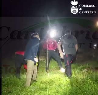 El 112 rescata de madrugada a un vecino de Madrid que se perdió en el monte