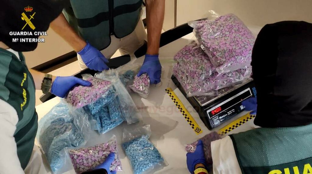 Nueve detenidos en Ibiza y Málaga con más de un millón de pastillas de éxtasis y otras drogas sintéticas