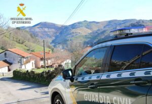 La Guardia Civil detiene a los presuntos autores de un robo con fuerza en una vivienda de Vega de Villafufre