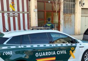 La Guardia Civil rescata a una anciana del incendio de su piso en Castro Urdiales