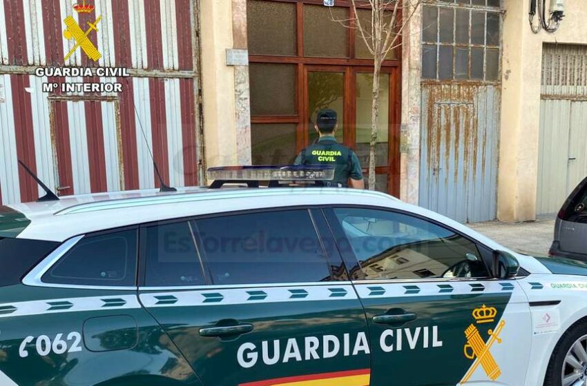 La Guardia Civil rescata a una anciana del incendio de su piso en Castro Urdiales